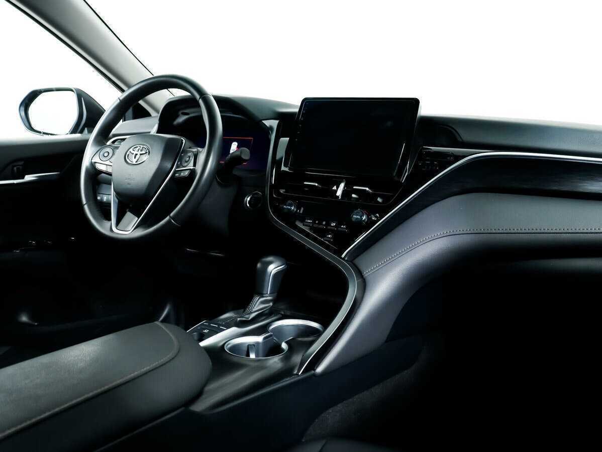 Б/У Тойота Камри 2022 года. Фото: #8