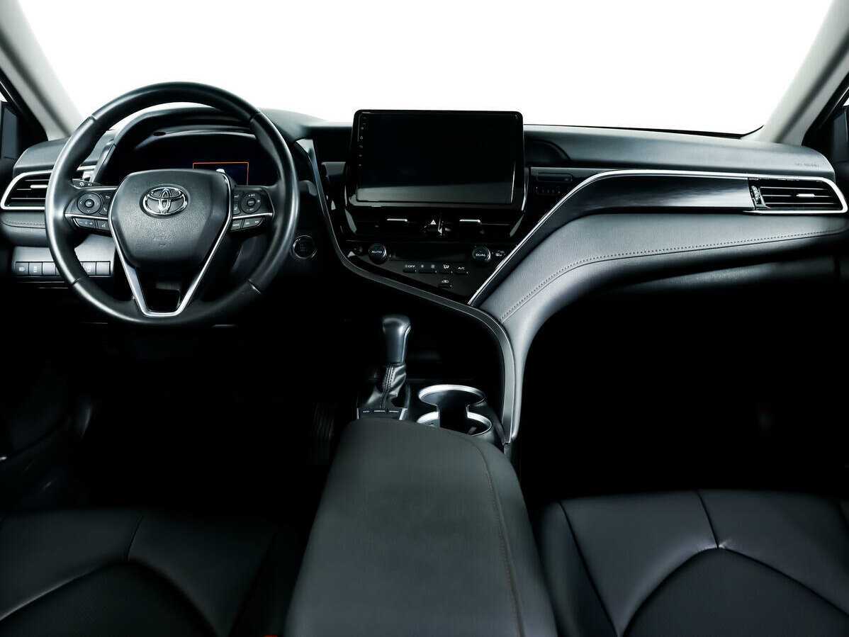 Б/У Тойота Камри 2022 года. Фото: #10