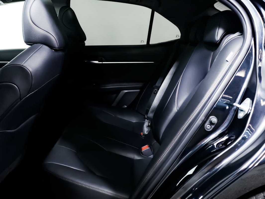 Б/У Тойота Камри 2022 года. Фото: #11