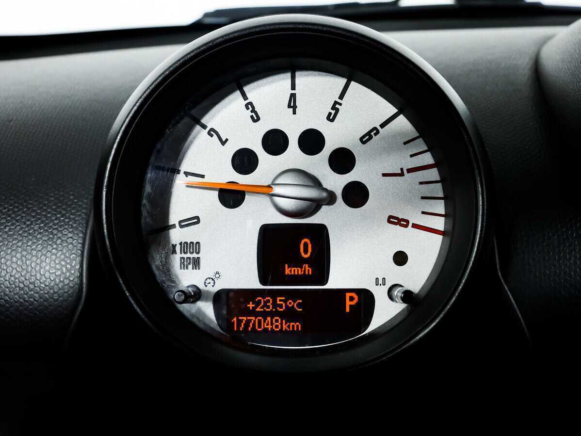 Б/У Мини Каунтримэн 2011 года. Фото: #8