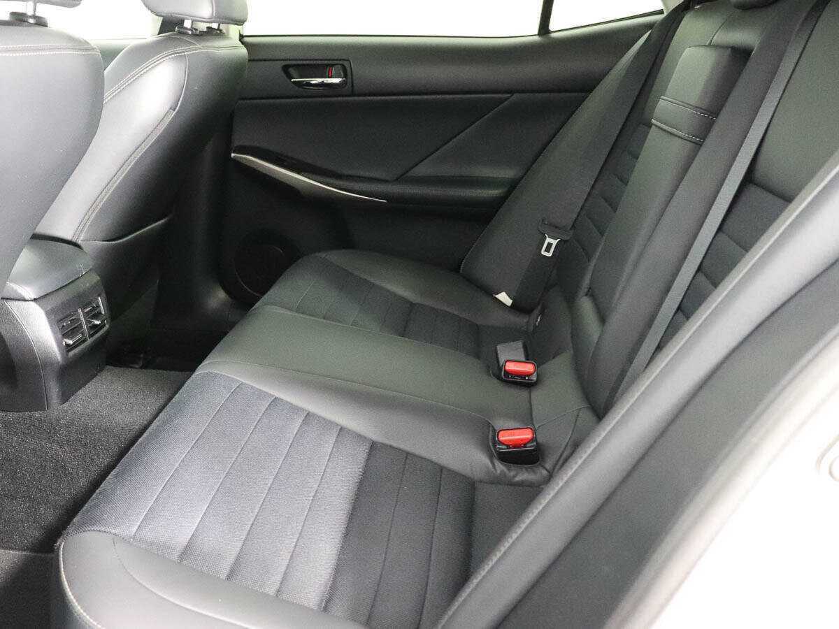 Б/У Лексус ИС 2015 года. Фото: #12