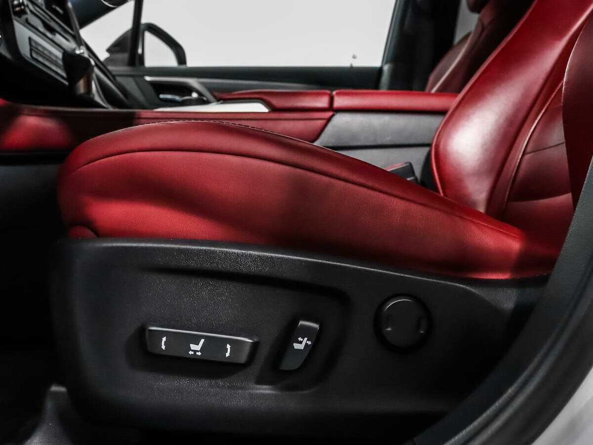 Б/У Лексус Р-Икс 2016 года. Фото: #10