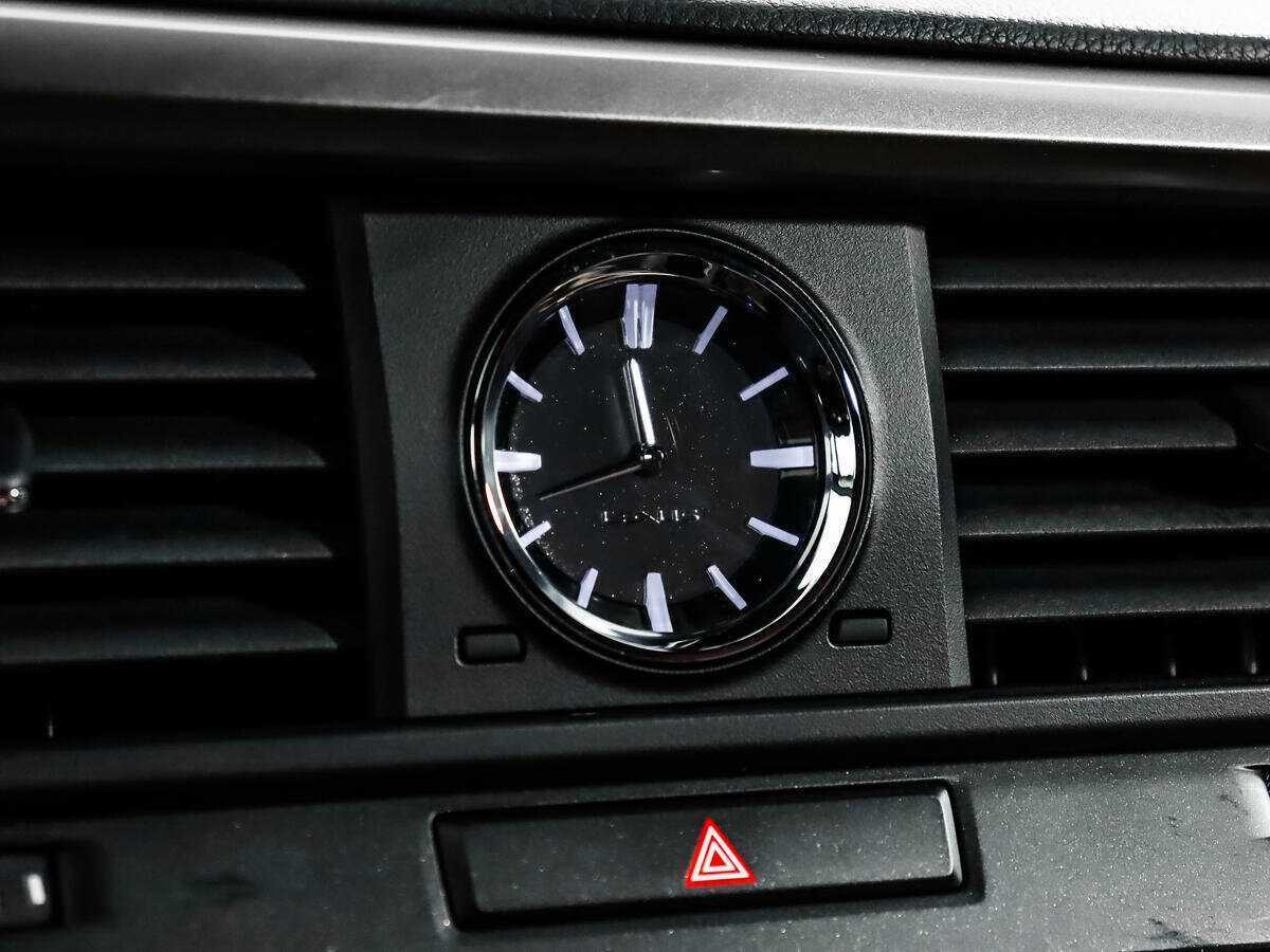 Б/У Лексус Р-Икс 2016 года. Фото: #15