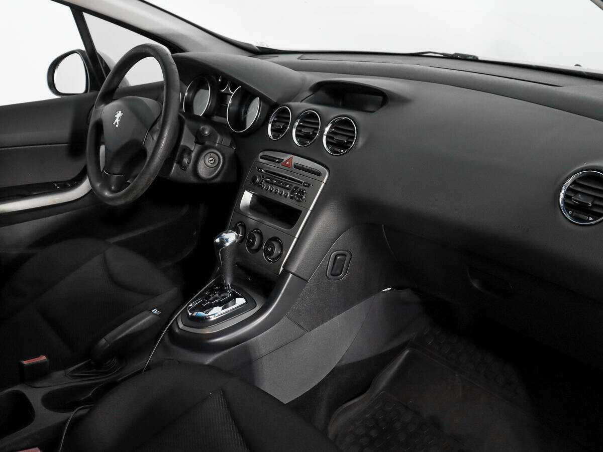 Б/У Пежо 308 2010 года. Фото: #9