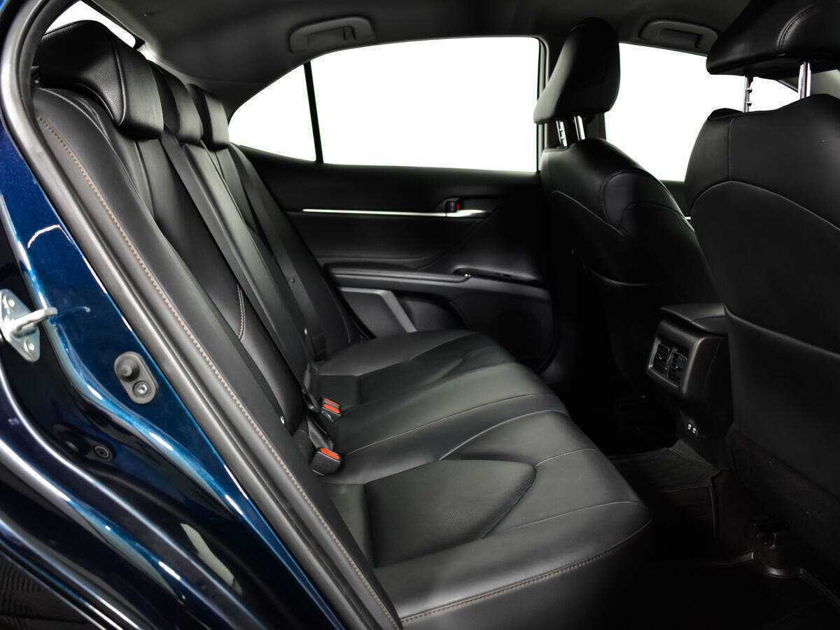 Б/У Тойота Камри 2019 года. Фото: #9