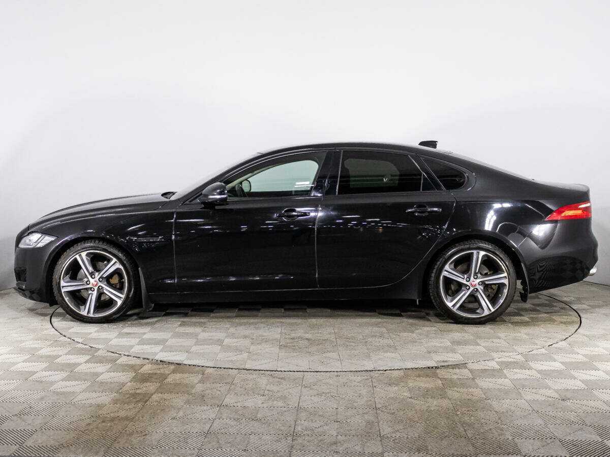 Б/У Ягуар ИксФ 2016 года. Фото: #7