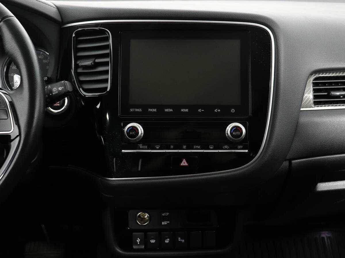 Б/У Митсубиши Оутлэндер 2022 года. Фото: #13