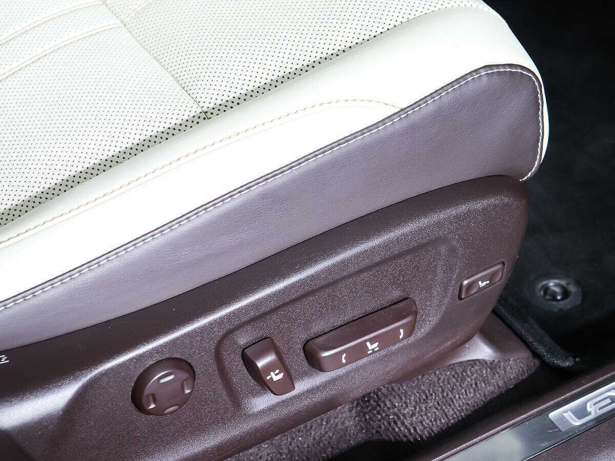 Б/У Лексус Р-Икс 2016 года. Фото: #15