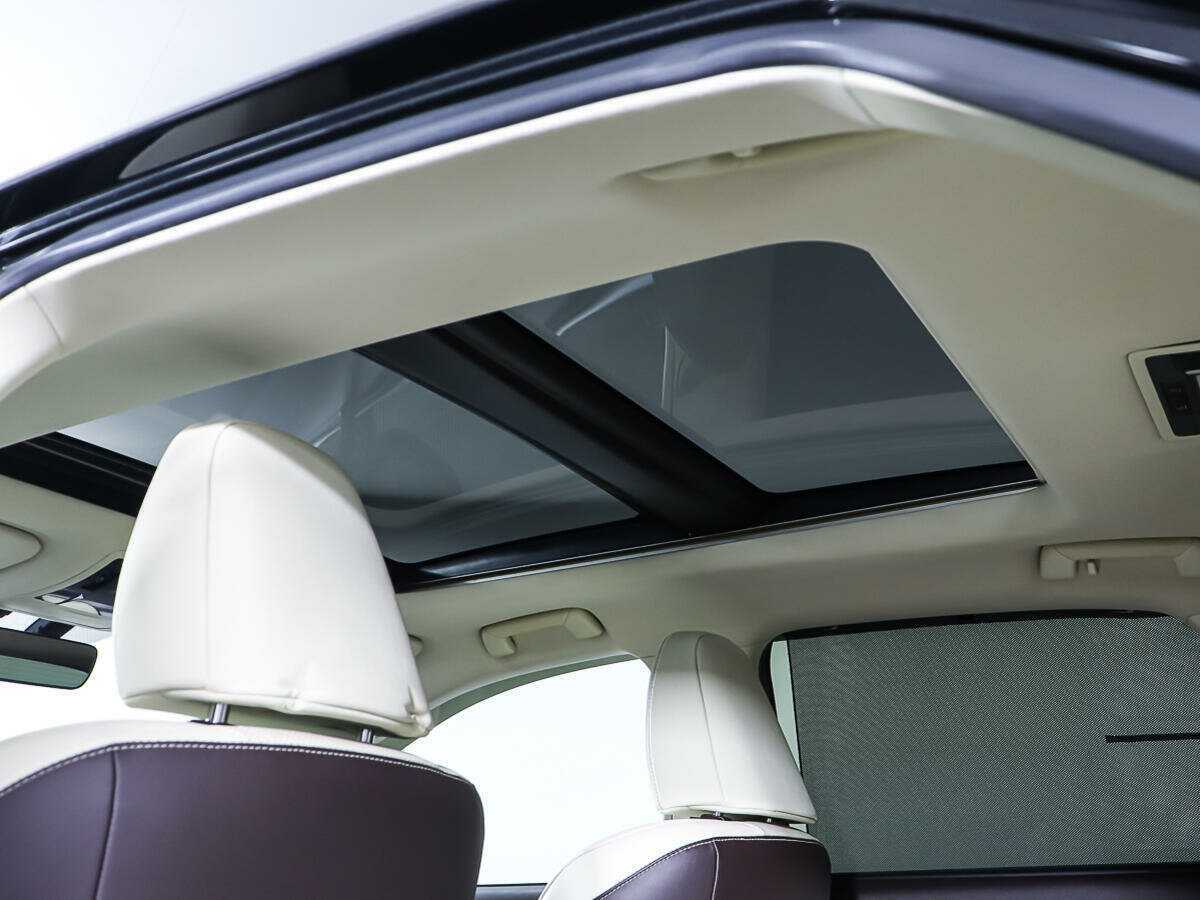 Б/У Лексус Р-Икс 2016 года. Фото: #17