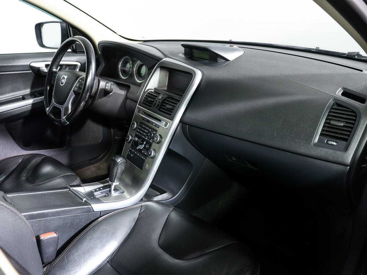 Б/У Вольво ИксЦ60 2010 года. Фото: #8