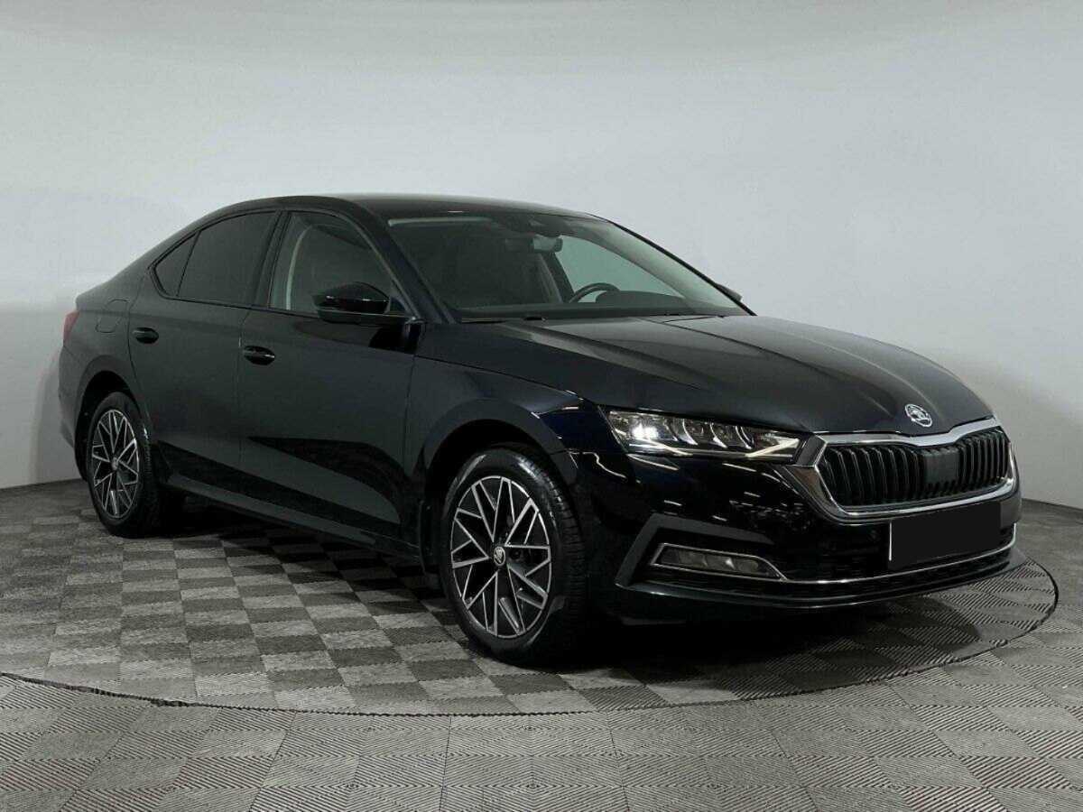 Б/У Шкода Октавия 2021 года. Фото: #2