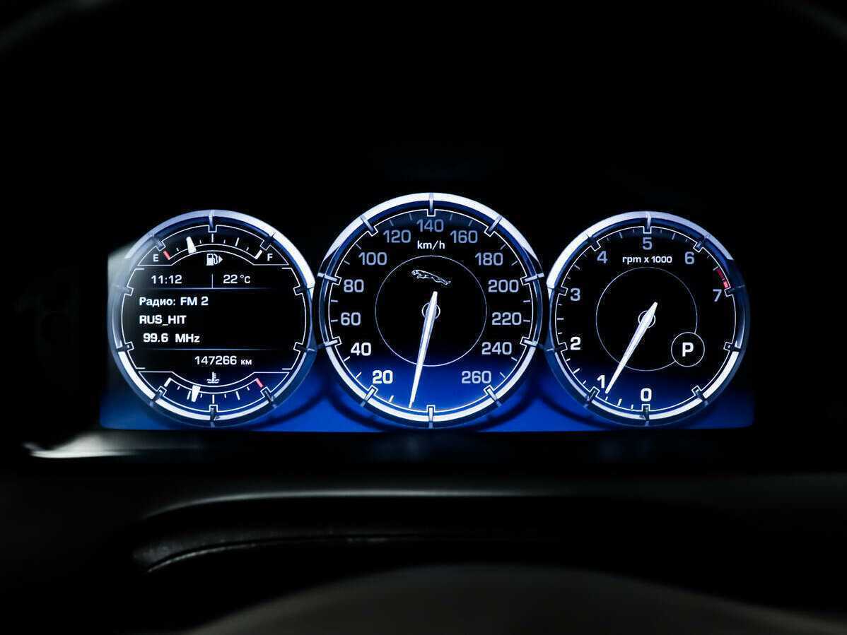 Б/У Ягуар ИксДжи 2012 года. Фото: #8