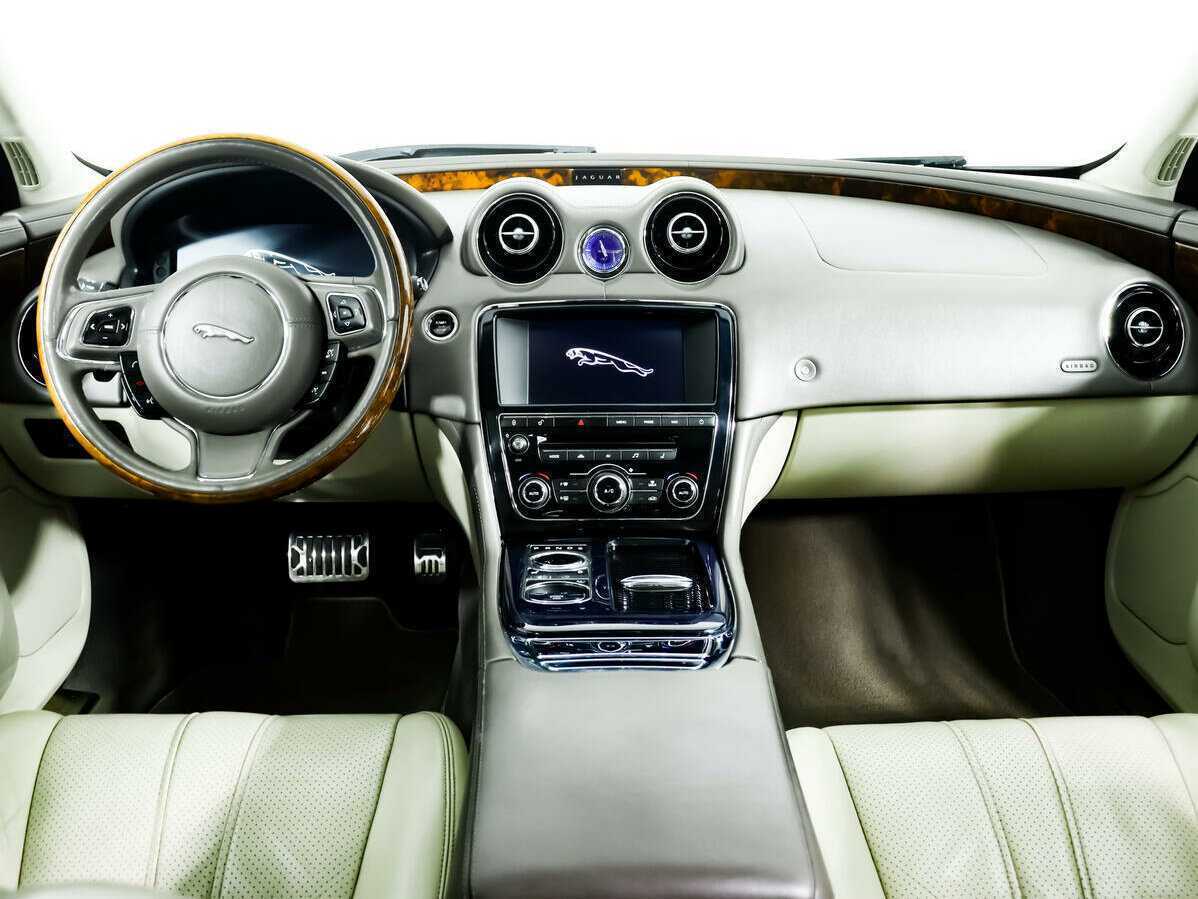 Б/У Ягуар ИксДжи 2012 года. Фото: #9