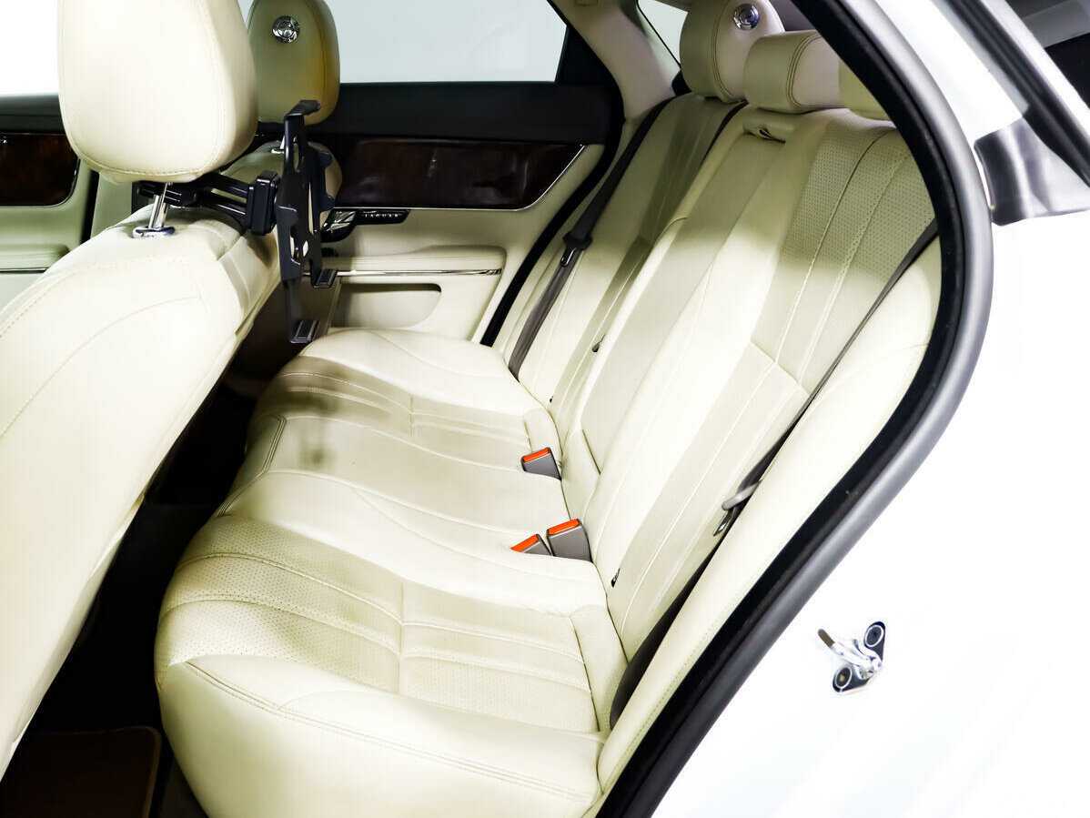 Б/У Ягуар ИксДжи 2012 года. Фото: #10