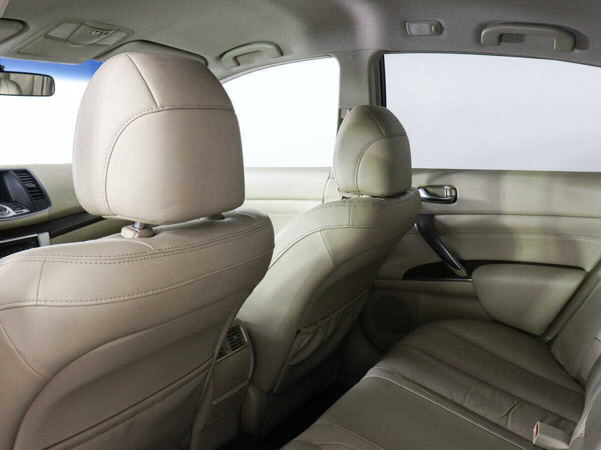 Б/У Ниссан Теана 2010 года. Фото: #11