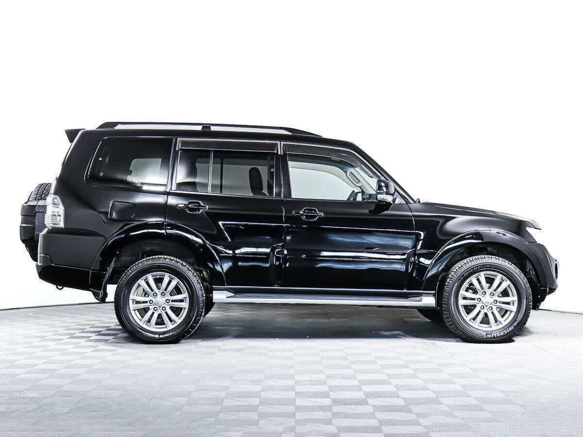 Б/У Митсубиши Паджеро 2012 года. Фото: #2