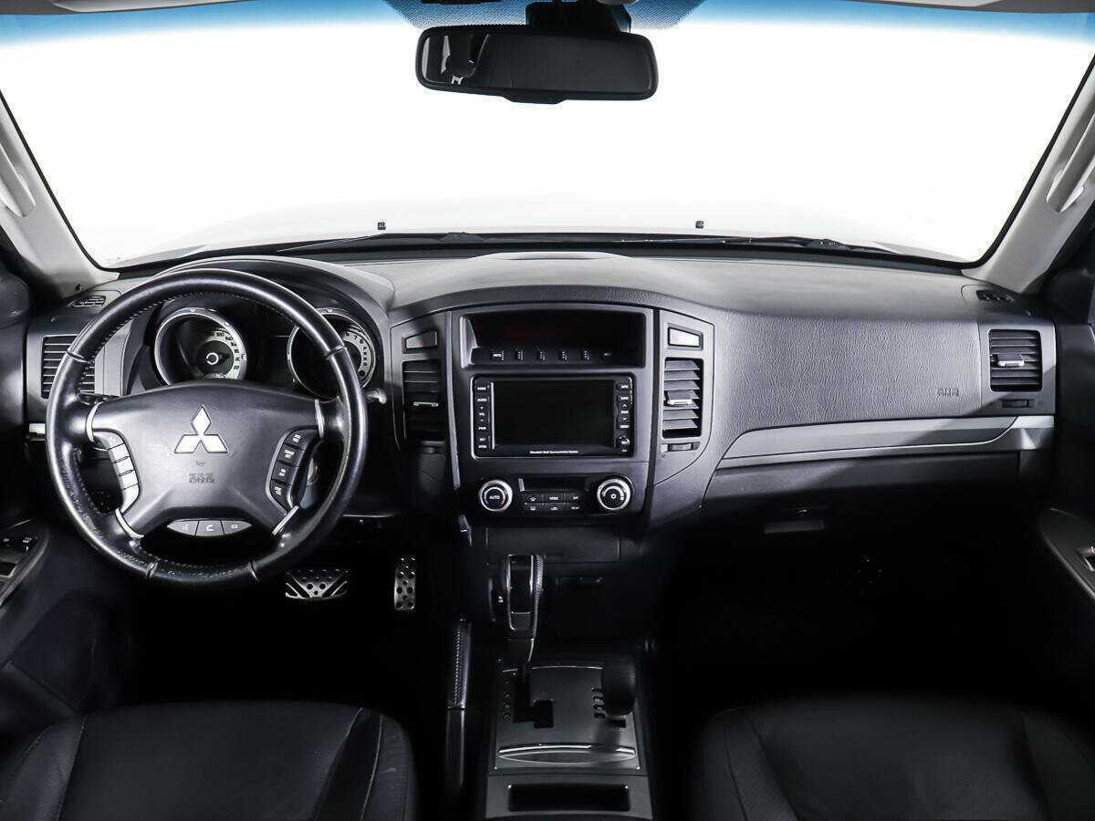 Б/У Митсубиши Паджеро 2012 года. Фото: #9