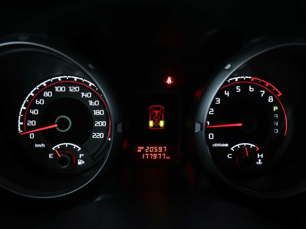 Б/У Митсубиши Паджеро 2012 года. Фото: #11