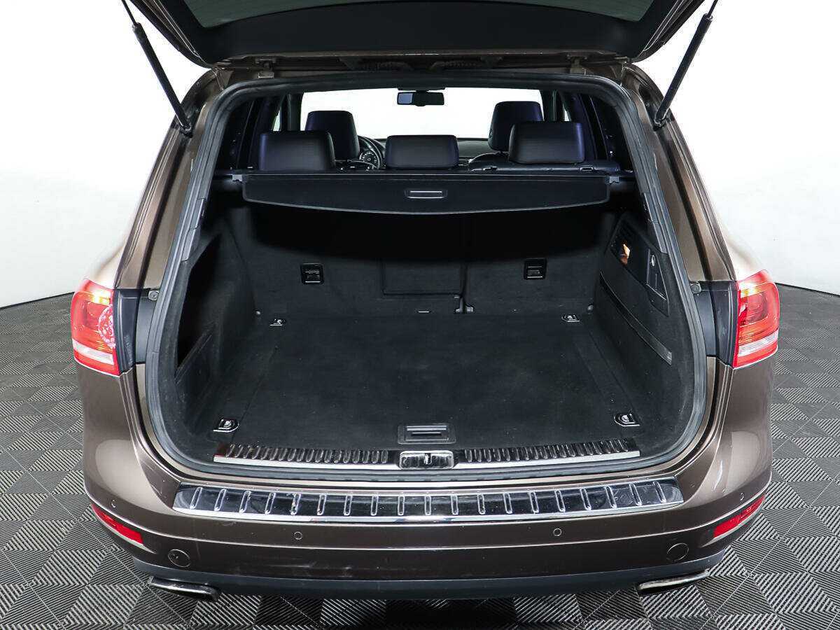 Б/У Фольксваген Туарег 2011 года. Фото: #9