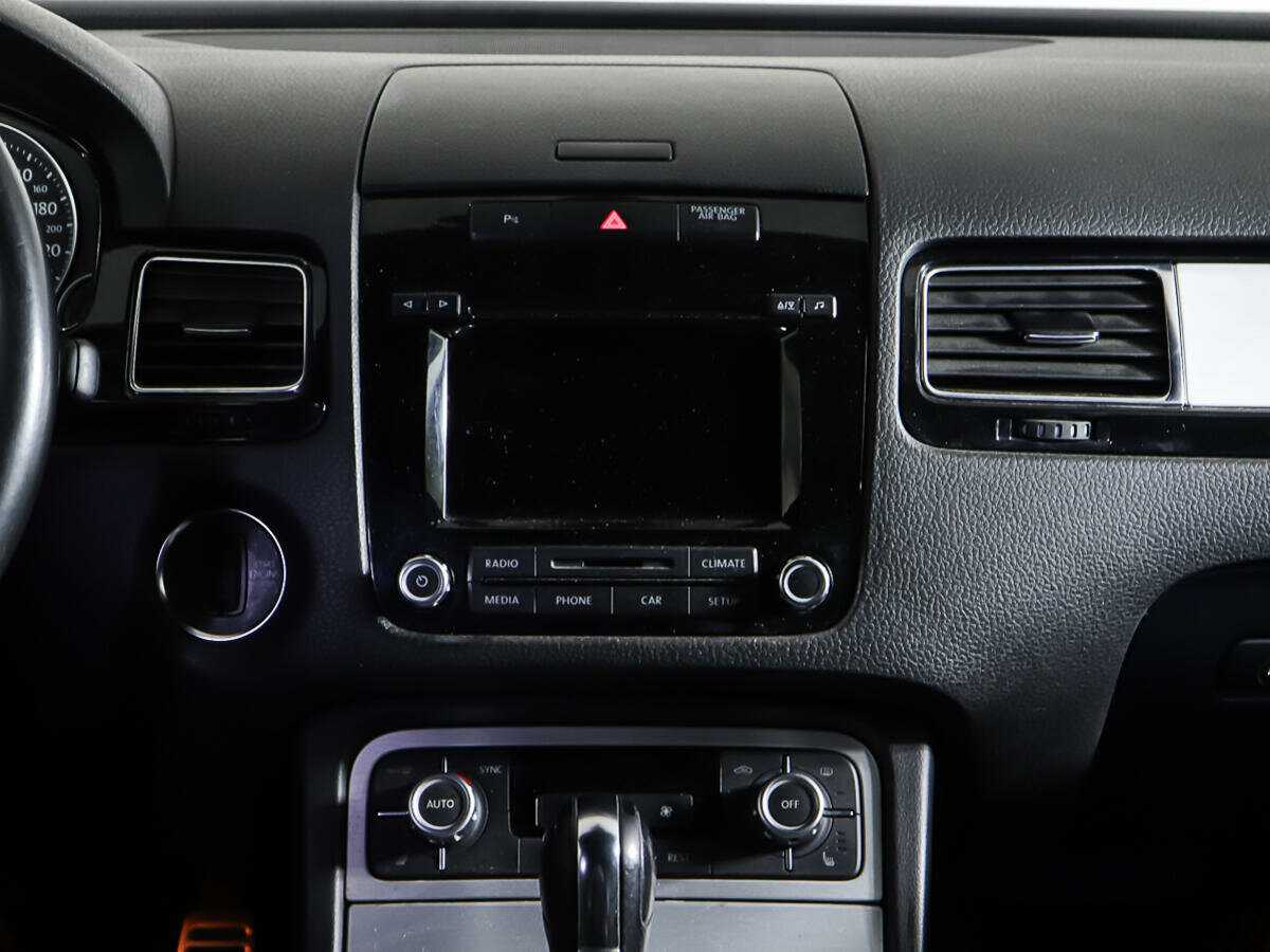 Б/У Фольксваген Туарег 2011 года. Фото: #13