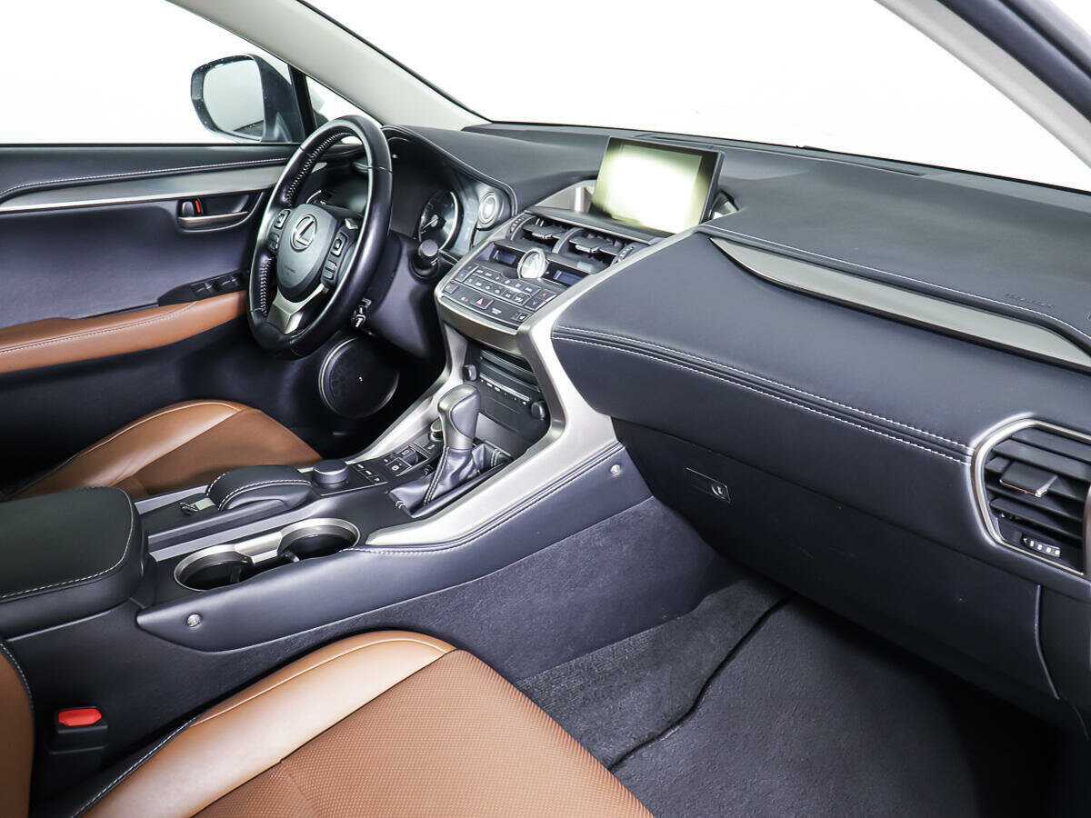 Б/У Лексус Н-Икс 2016 года. Фото: #6