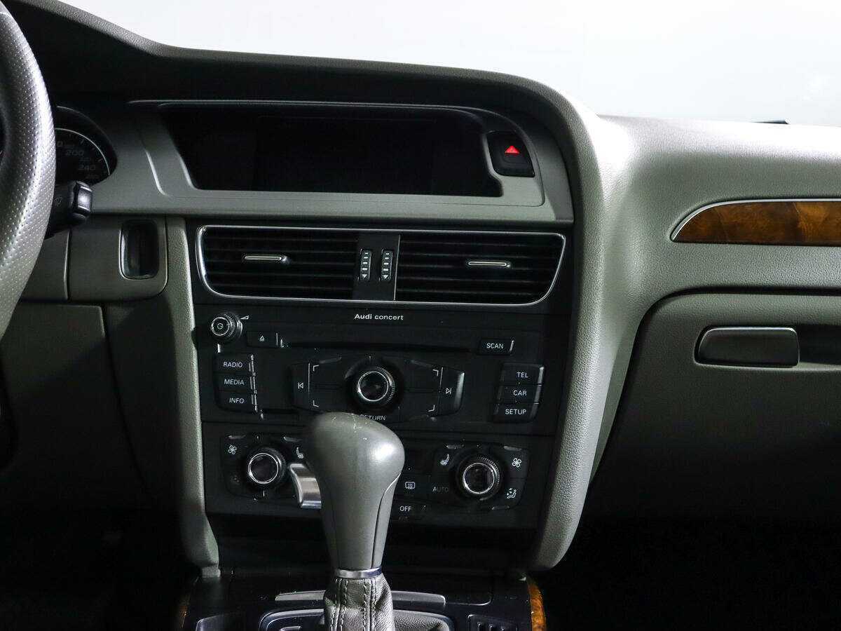 Б/У Ауди А4 2011 года. Фото: #10