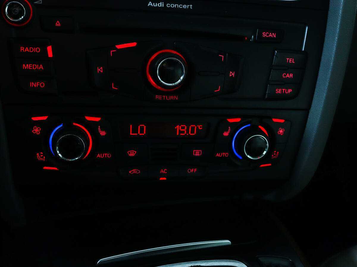 Б/У Ауди А4 2011 года. Фото: #13