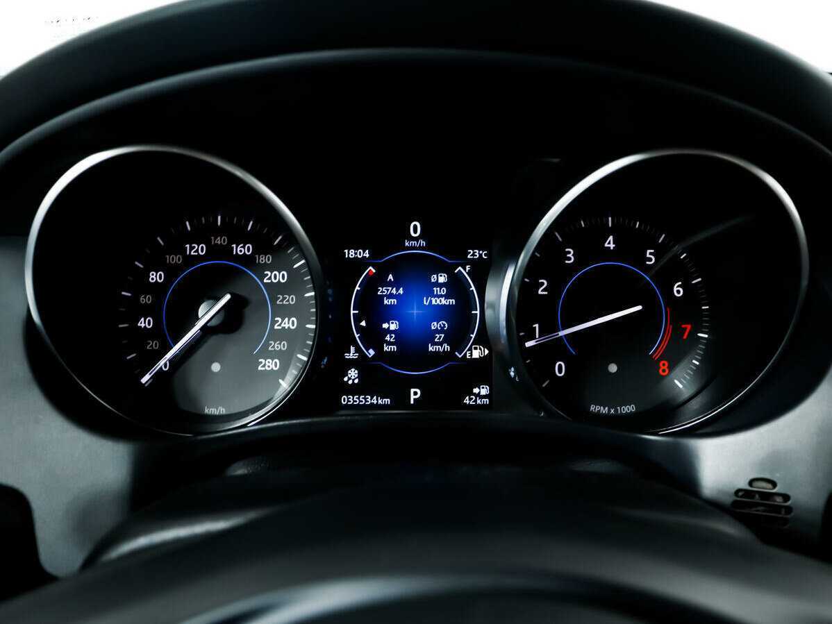 Б/У Ягуар ИксЕ 2017 года. Фото: #9