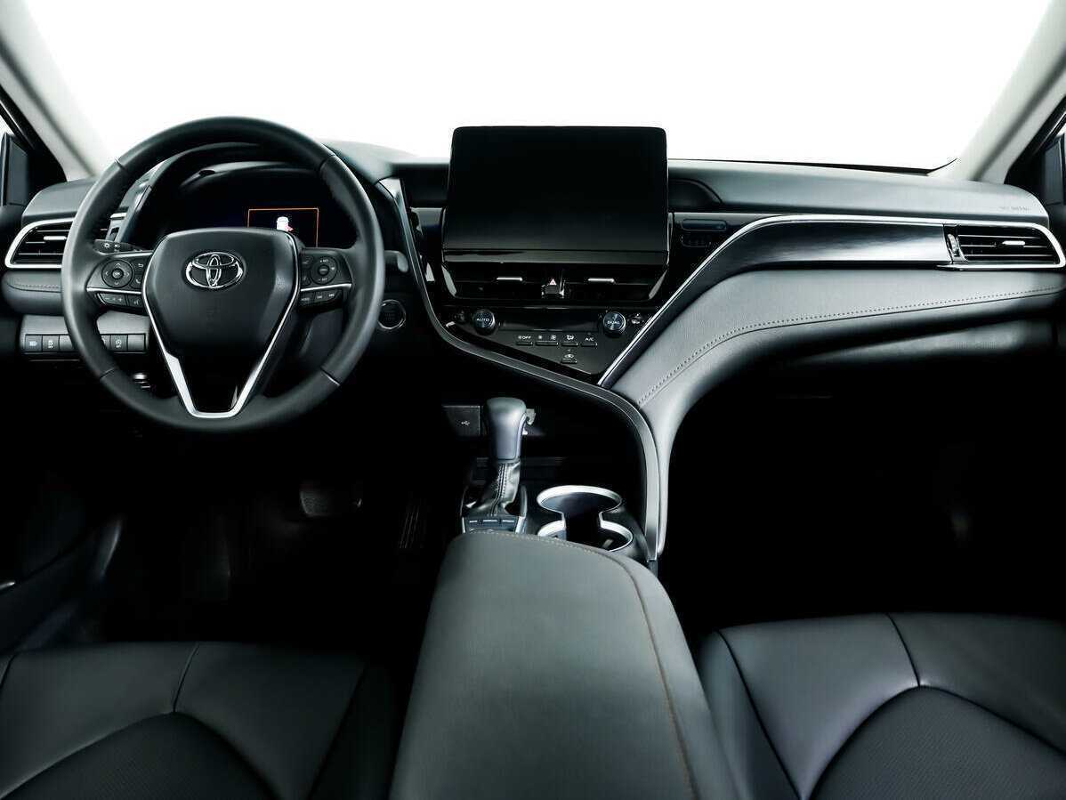 Б/У Тойота Камри 2022 года. Фото: #10