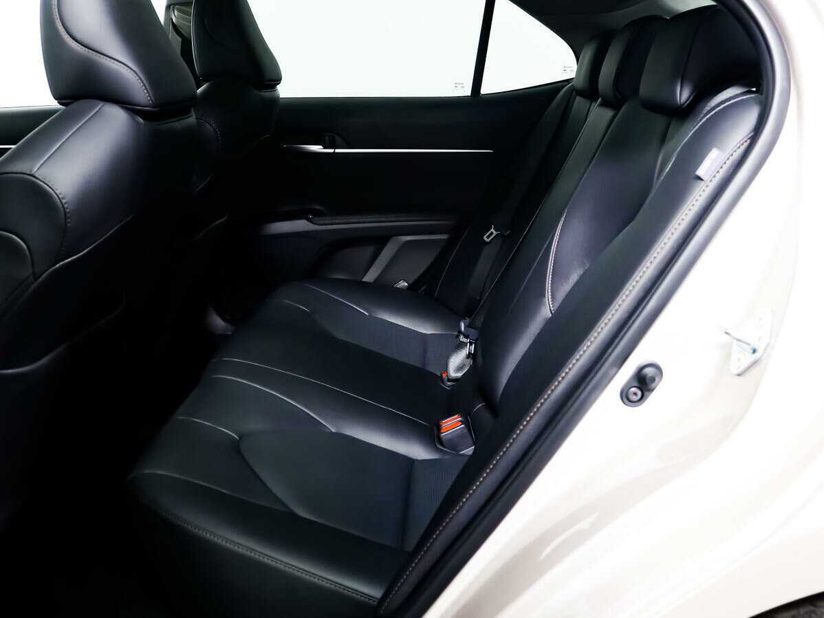 Б/У Тойота Камри 2022 года. Фото: #11