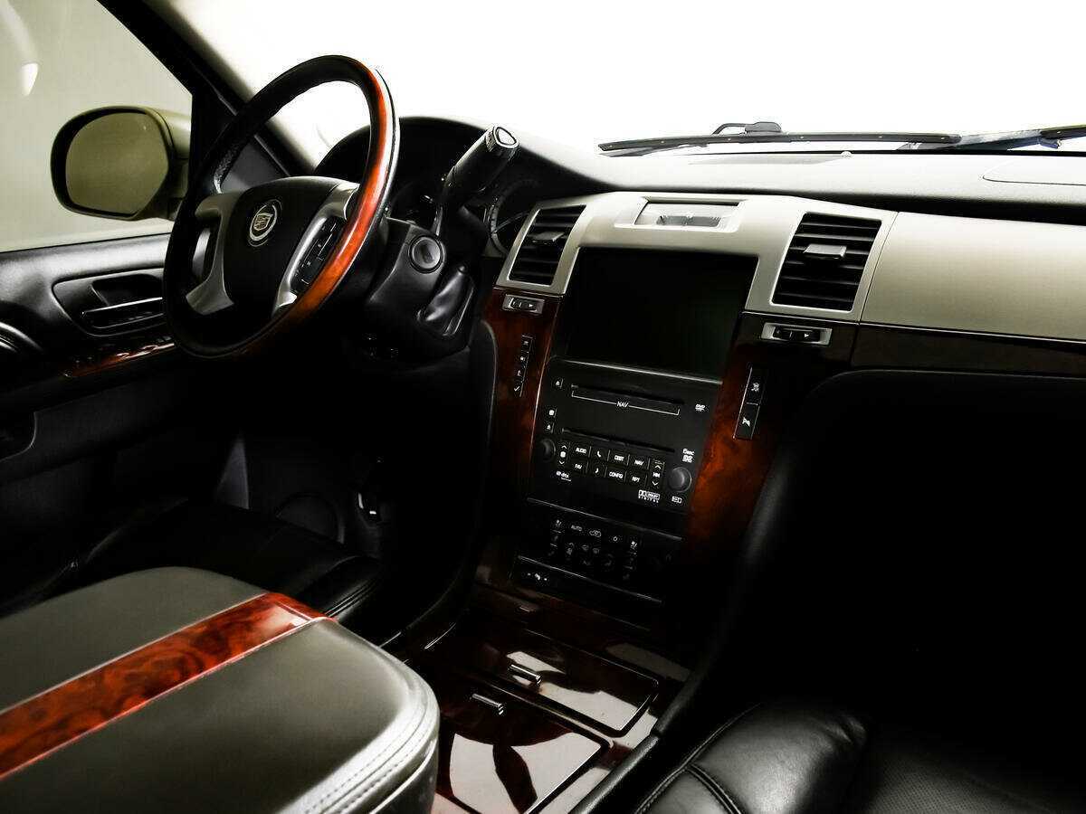 Б/У Кадиллак Эскалэйд 2010 года. Фото: #7