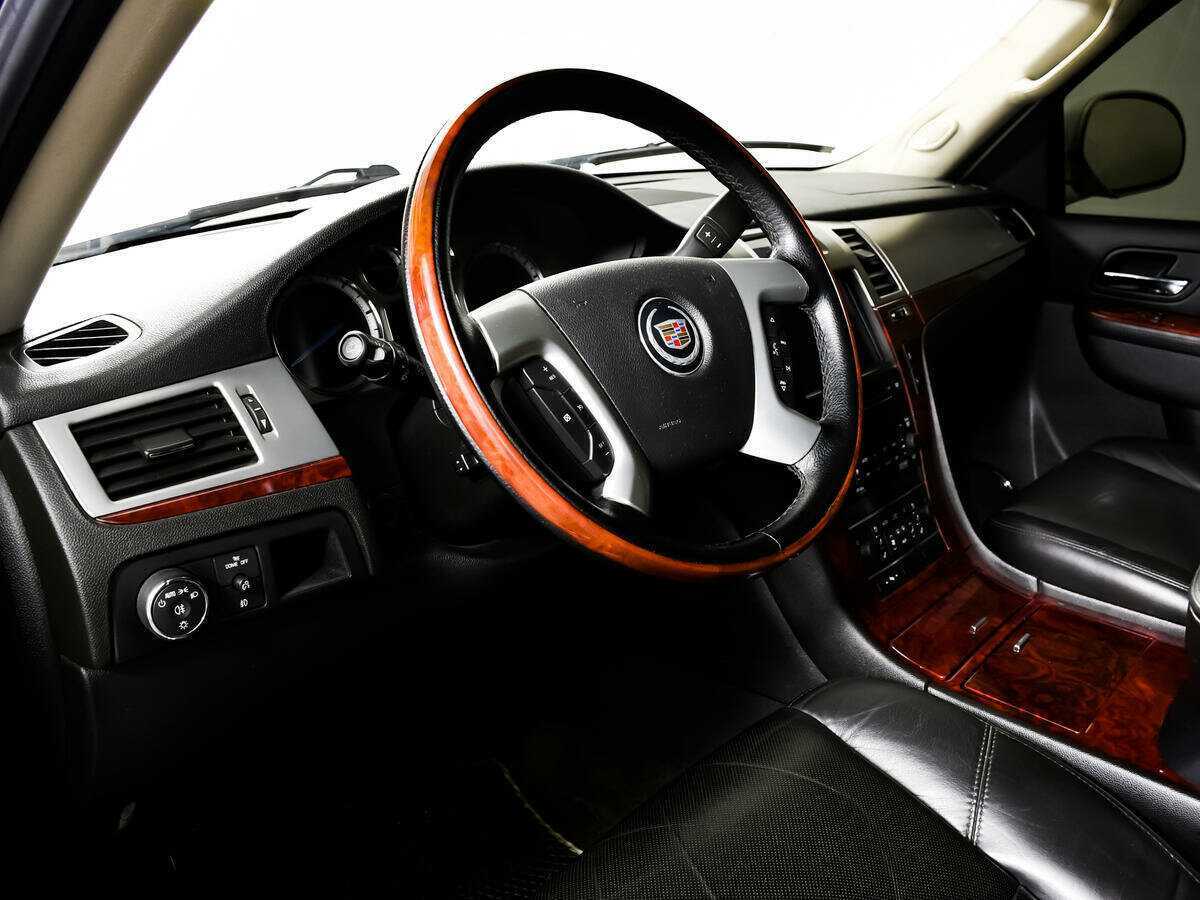 Б/У Кадиллак Эскалэйд 2010 года. Фото: #11