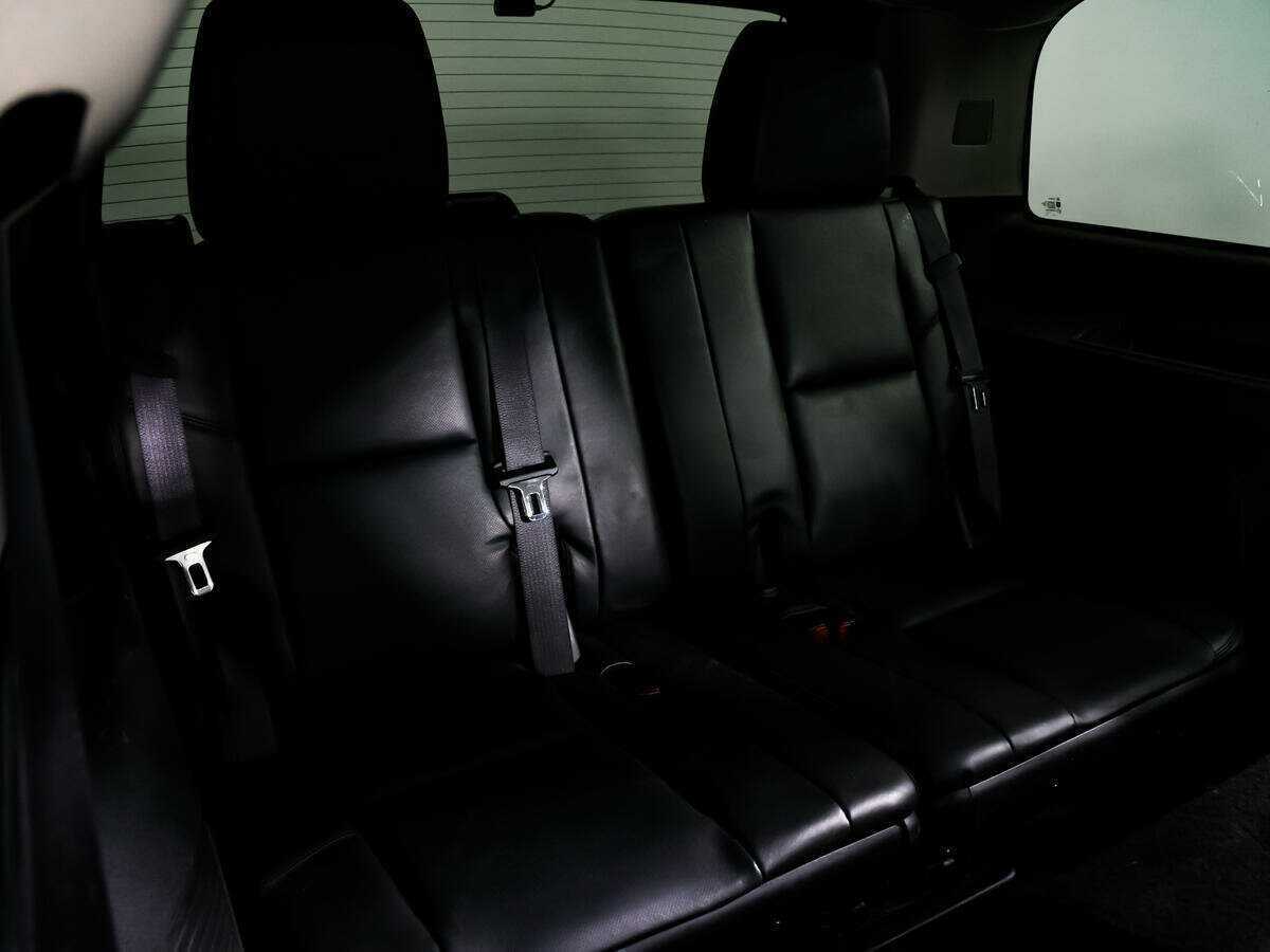 Б/У Кадиллак Эскалэйд 2010 года. Фото: #12