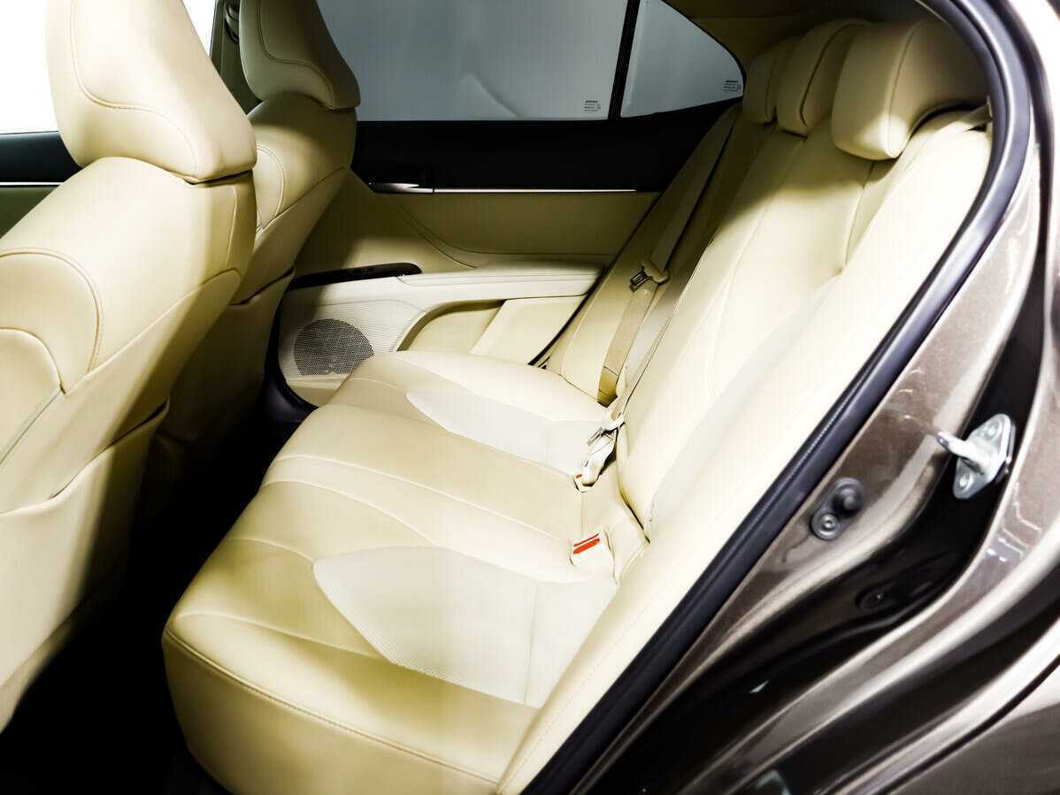 Б/У Тойота Камри 2020 года. Фото: #11