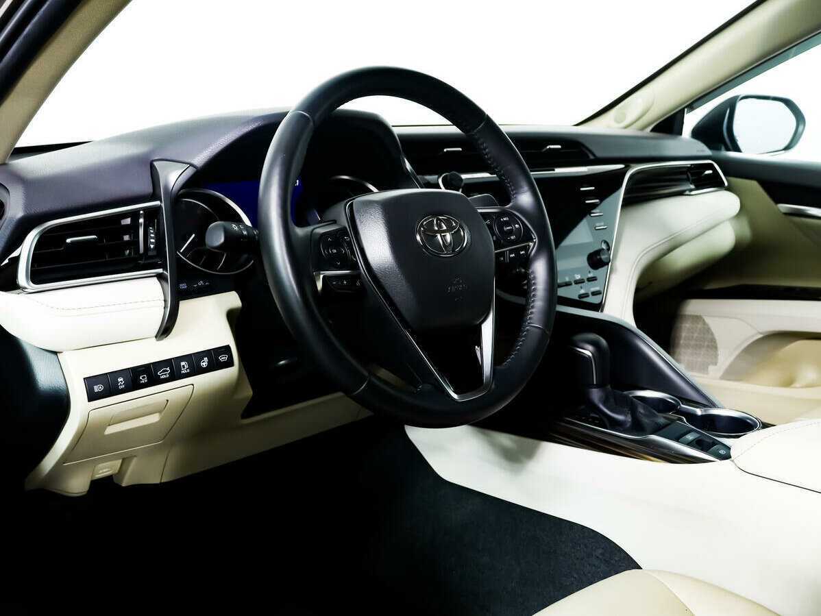 Б/У Тойота Камри 2020 года. Фото: #12