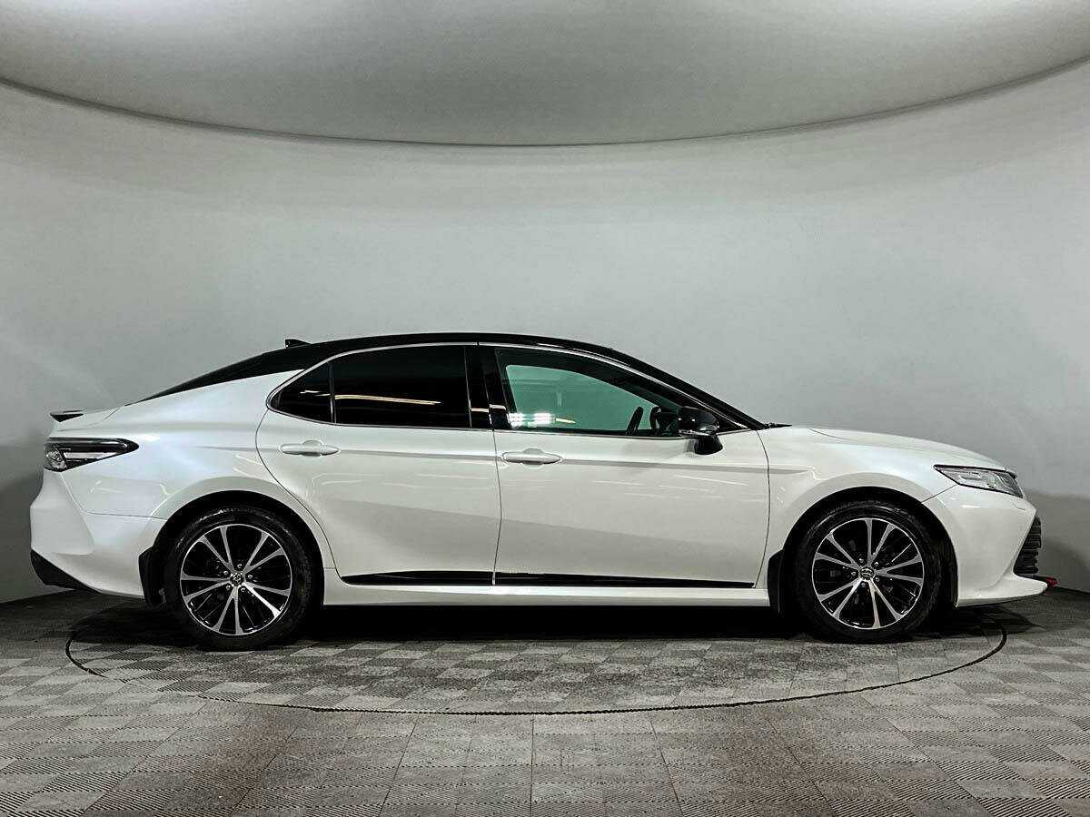 Б/У Тойота Камри 2020 года. Фото: #3