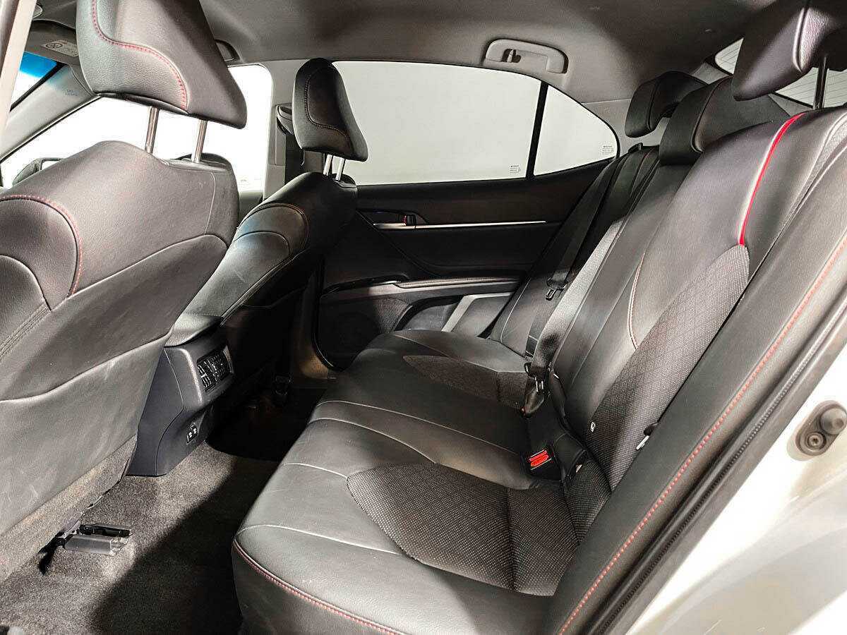 Б/У Тойота Камри 2020 года. Фото: #9