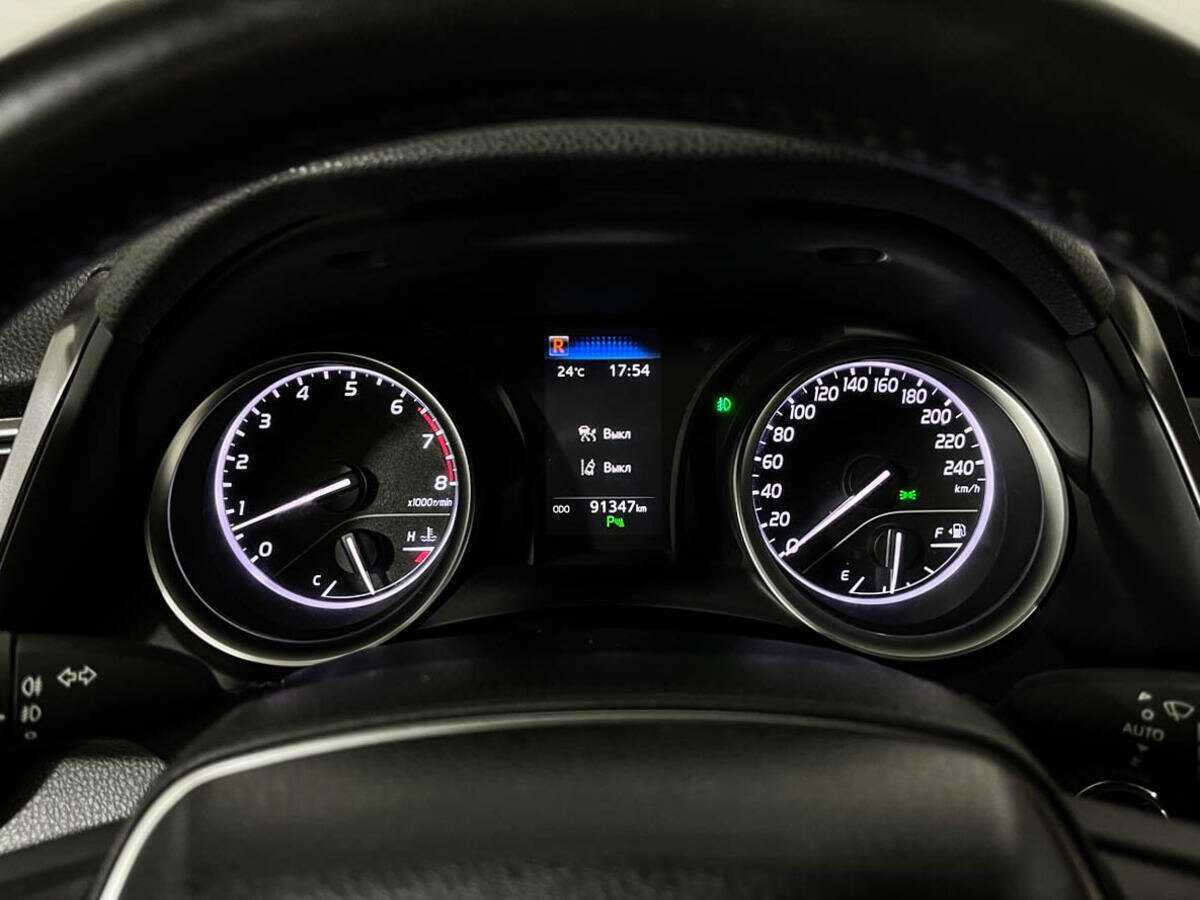 Б/У Тойота Камри 2020 года. Фото: #10