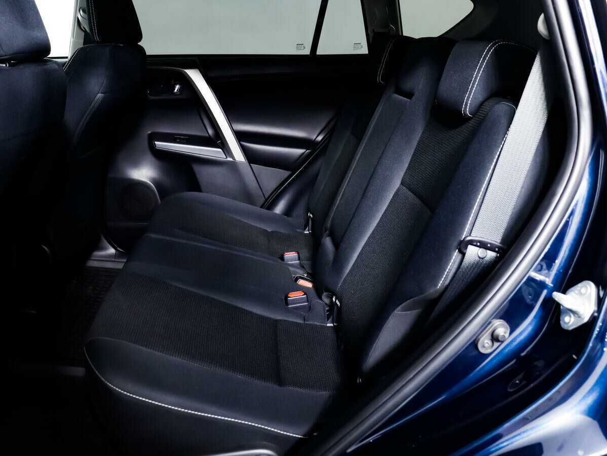 Б/У Тойота Рав4 2018 года. Фото: #8