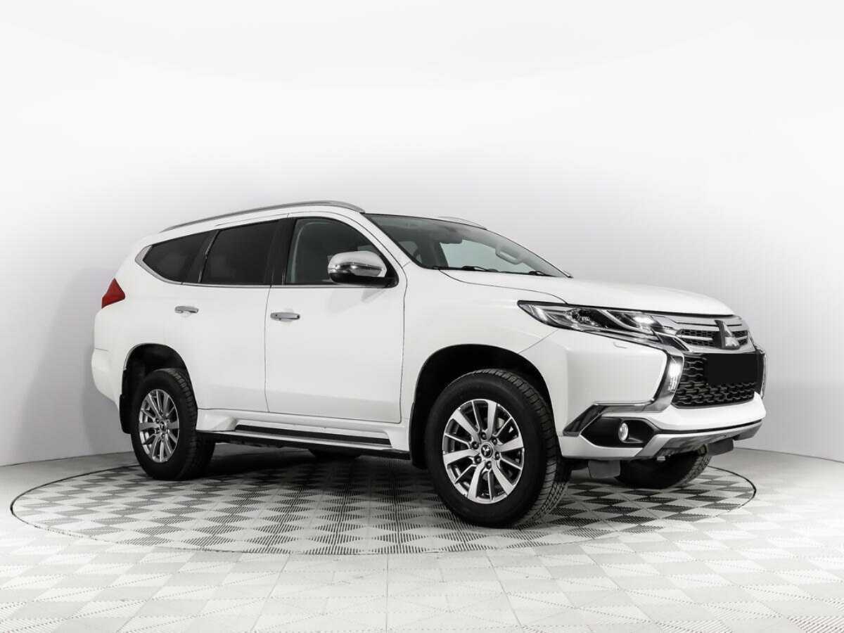 Mitsubishi Pajero Sport 2017 года с пробегом. Фото: #2