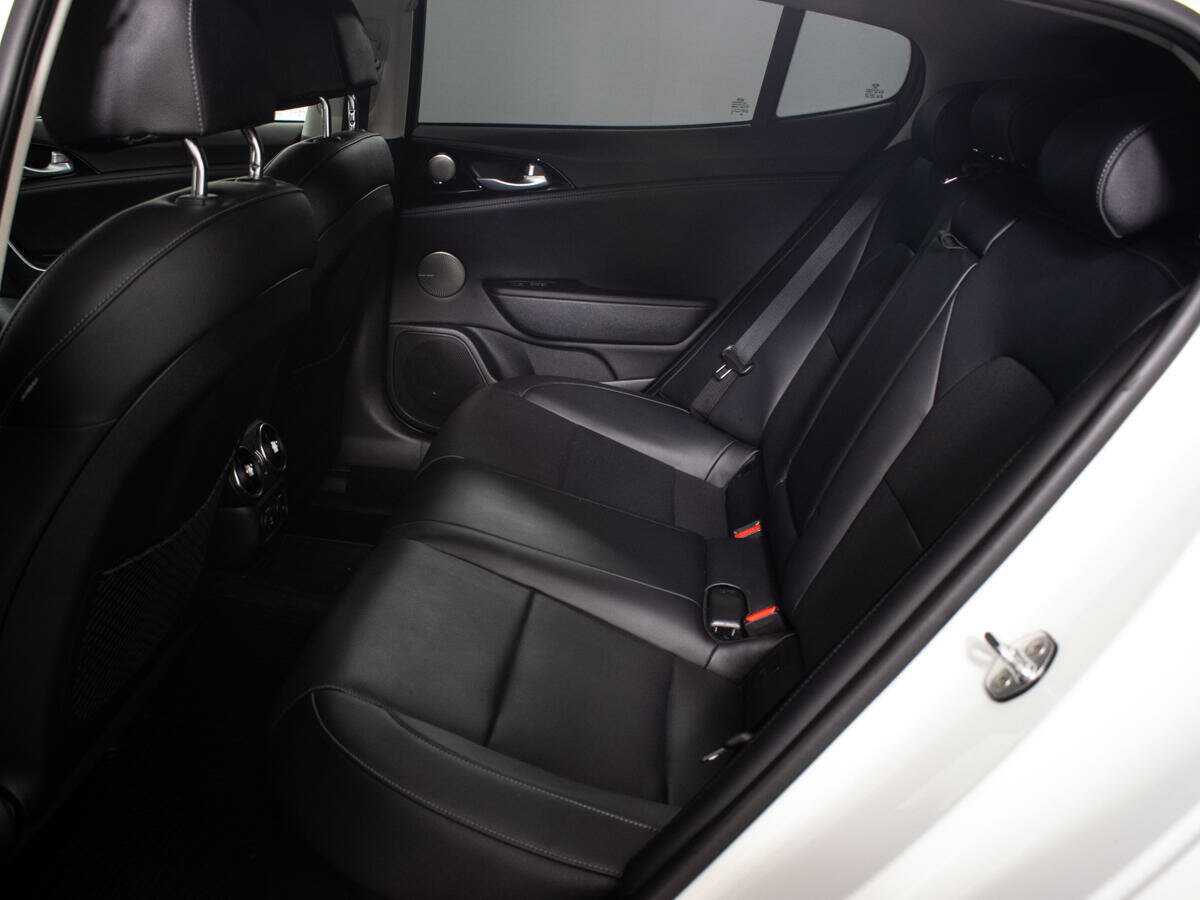 Б/У Киа Стингер 2021 года. Фото: #5