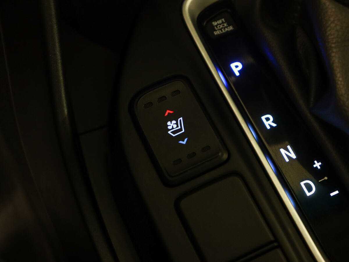 Б/У Хендай Санта Фе 2016 года. Фото: #22