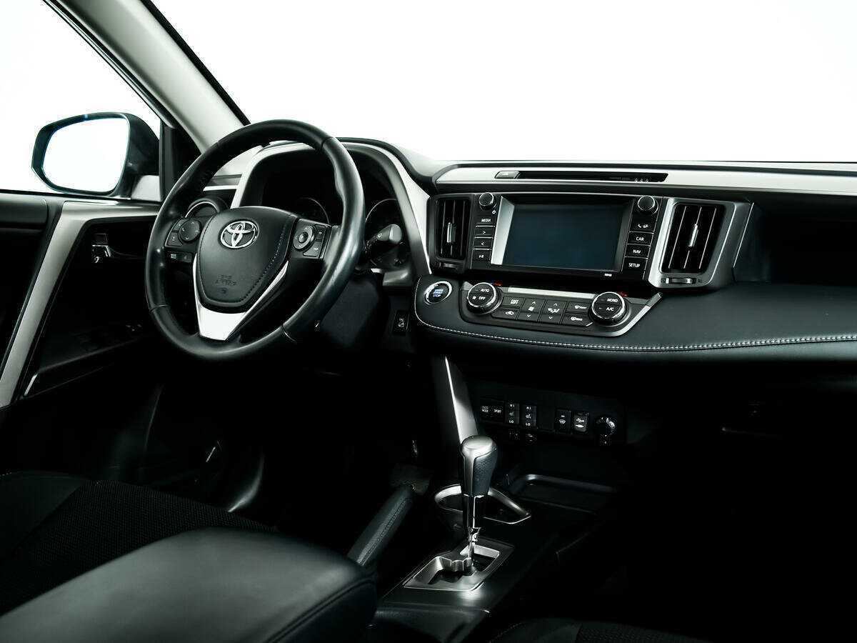 Б/У Тойота Рав4 2018 года. Фото: #8