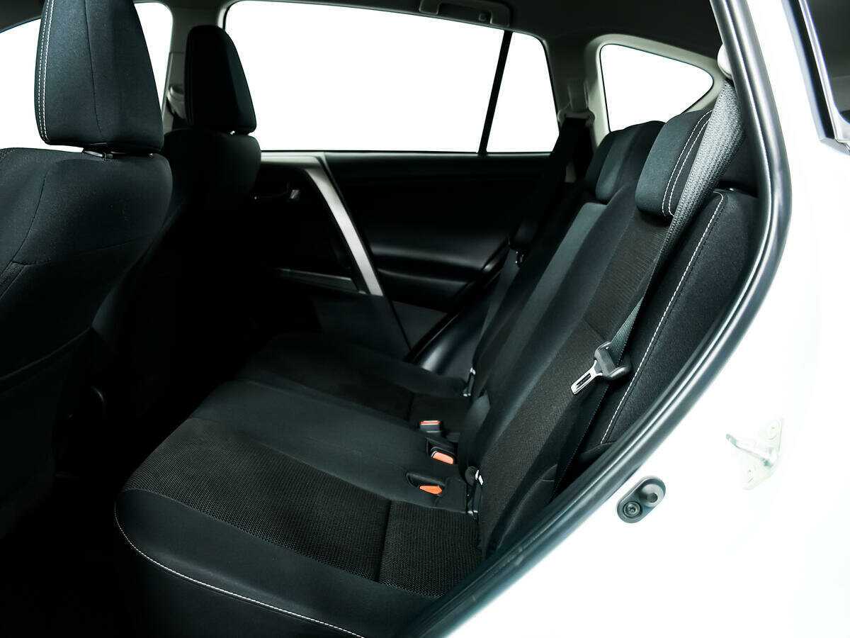 Б/У Тойота Рав4 2018 года. Фото: #11