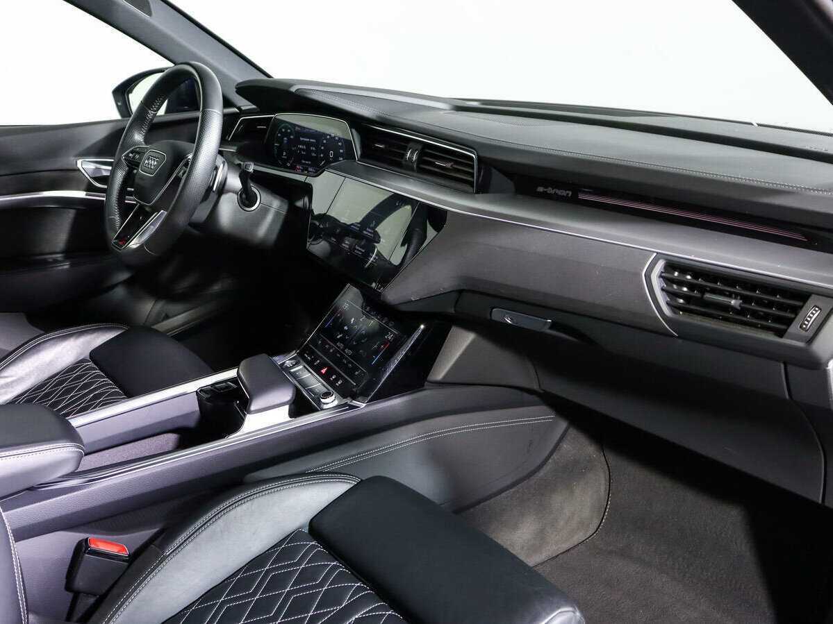 Б/У Ауди е-трон 2020 года. Фото: #7