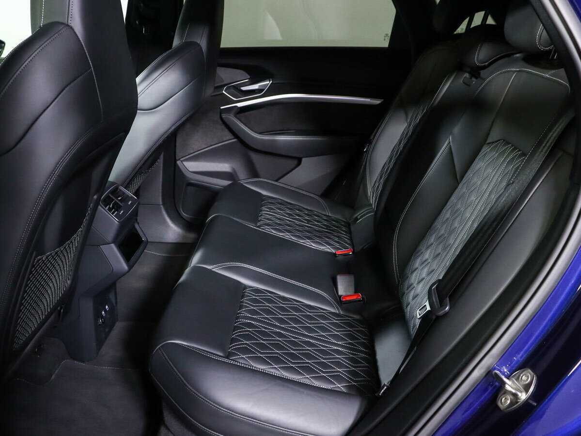 Б/У Ауди е-трон 2020 года. Фото: #8