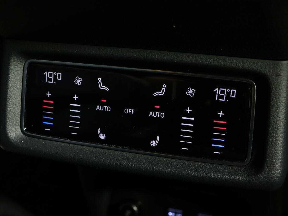 Б/У Ауди е-трон 2020 года. Фото: #14