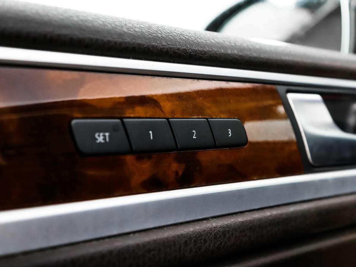 Б/У Фольксваген Туарег 2010 года. Фото: #9