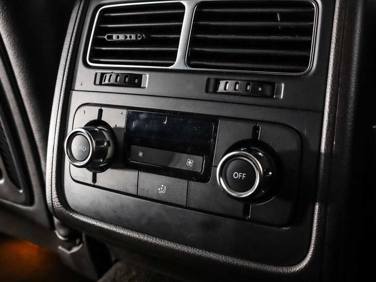 Б/У Фольксваген Туарег 2010 года. Фото: #12