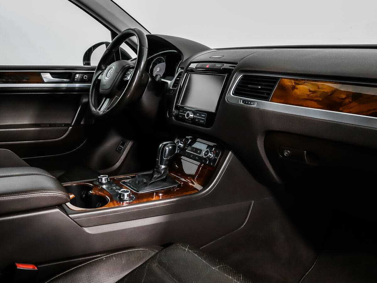 Б/У Фольксваген Туарег 2010 года. Фото: #13